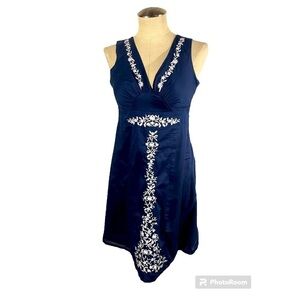 Eddie Bauer Movie Womens Navy Blue Sleeveless Embroidered V Neck Dress sz 4